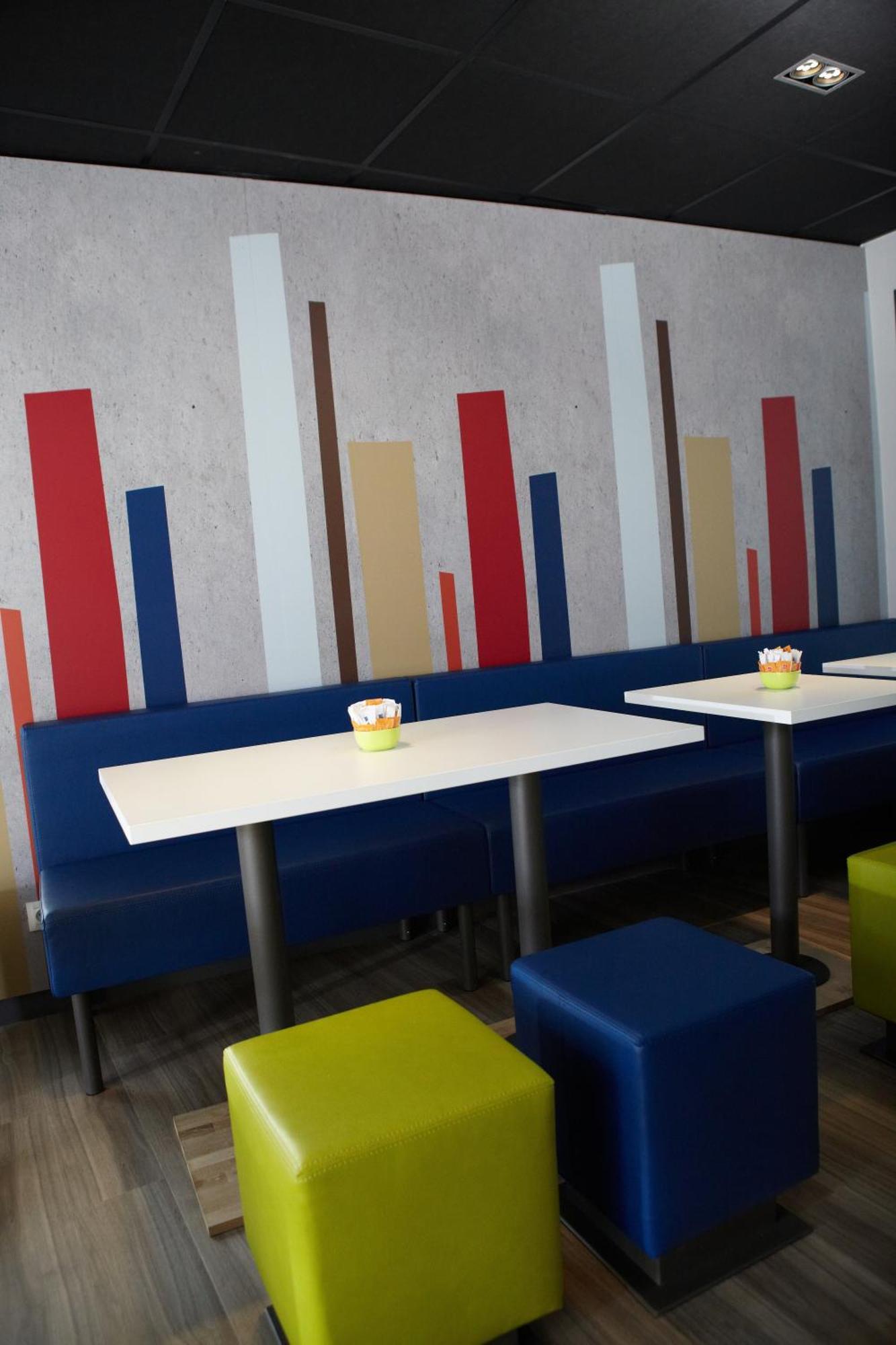 Ibis Budget Pontarlier Esterno foto
