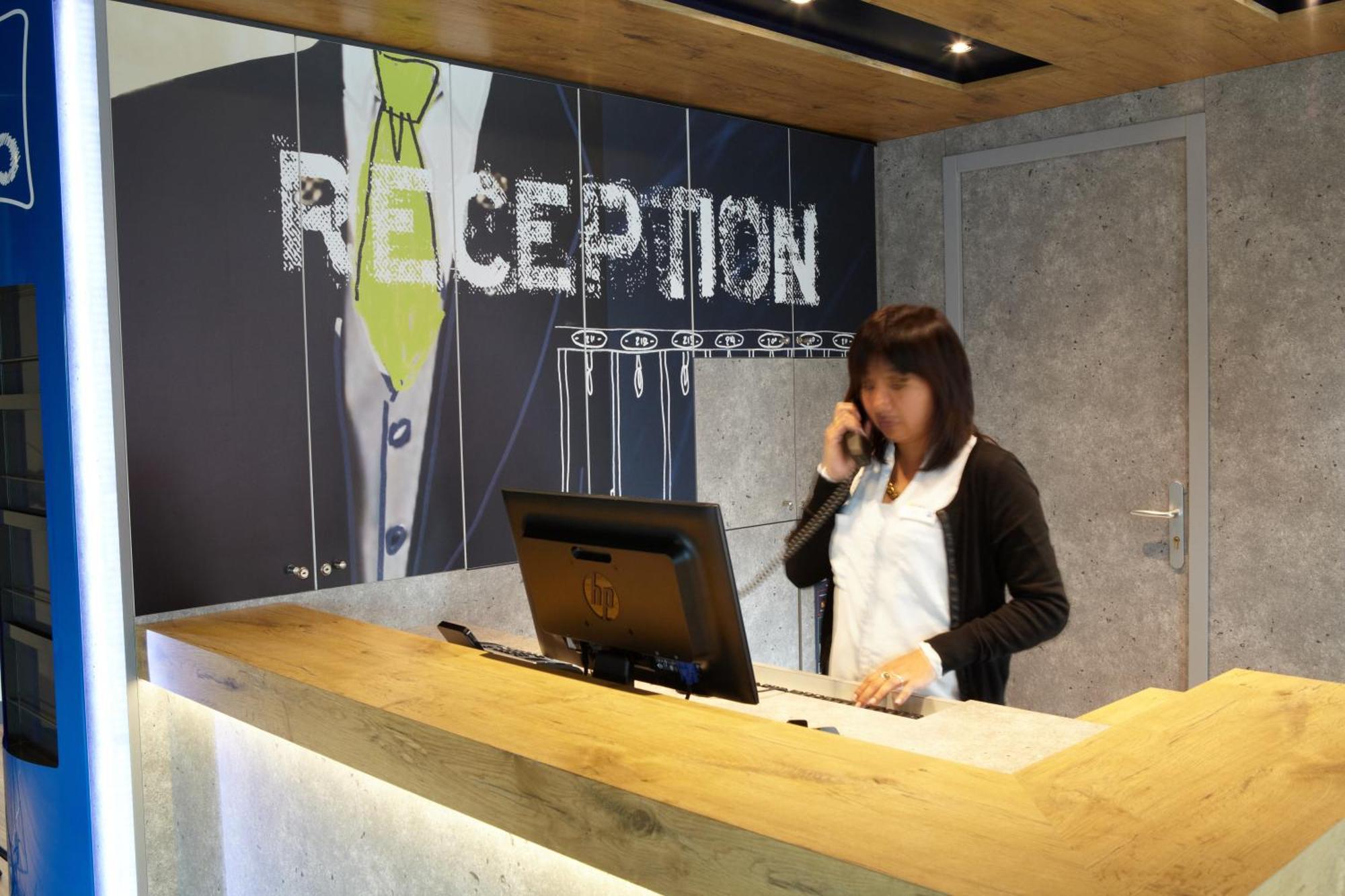 Ibis Budget Pontarlier Esterno foto